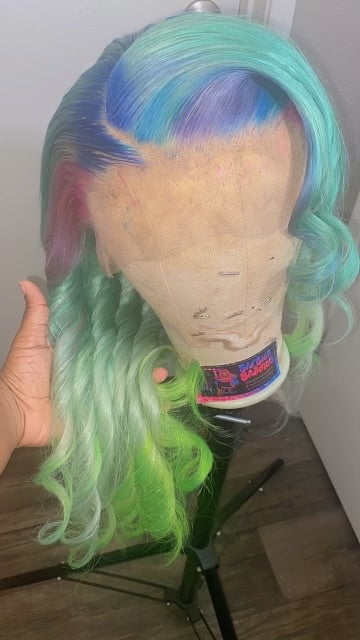 Pretty little mermaid 🧜‍♀️